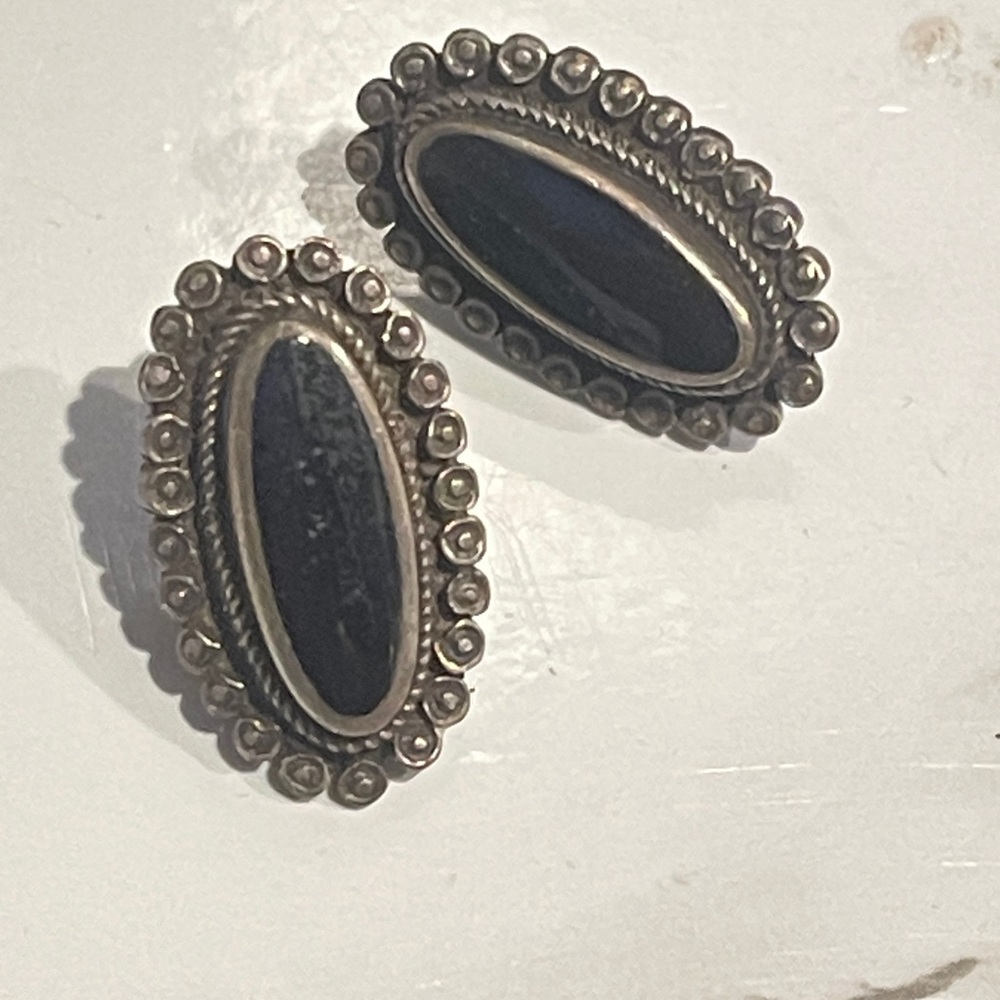 Vintage 925 Sterling Silver earrings with Black Agate Stone